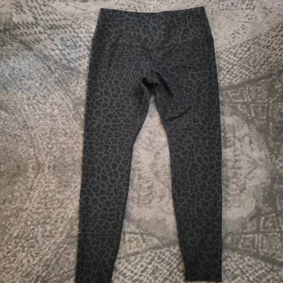 Nike Women One Dri-Fit HR Leopard Print Legging Size Large - Picture 11 of 12